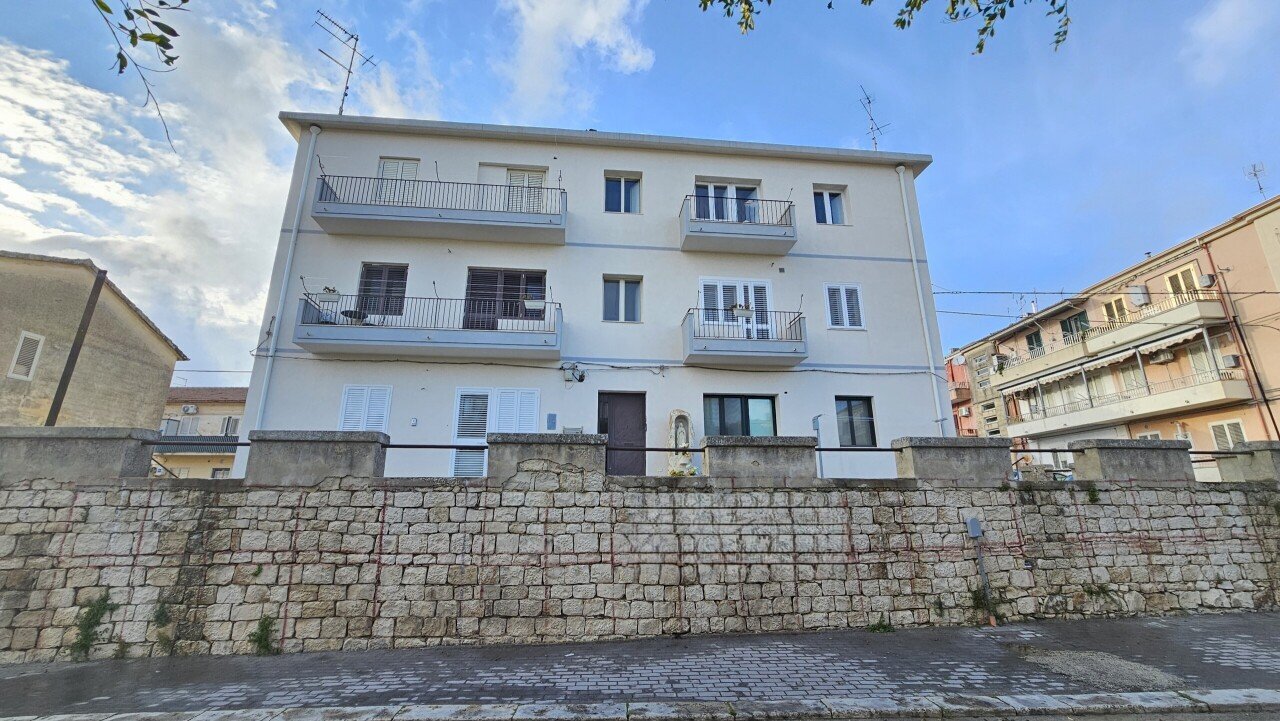 2.jpg - Quadrilocale Viale Alessandro Manzoni 15, Modica - foto 2