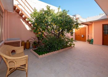 cortile verso l\'ingresso - Casa indipendente Quartucciu - foto 2