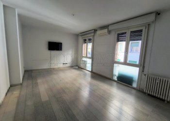 IMG_20260217_095349435_HDR~2.jpg - Office Via Altinate 55, Padova - photo 1