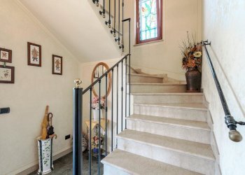 SCALA D\'INGRESSO.jpg - Appartamento Via Cristoforo Colombo 13, Castenedolo - foto 8