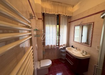 LE2060_APP-TO_VISTA_MARE_CON_GIARDINO_POSTO_AUTO ( - Appartamento Lerici - foto 23