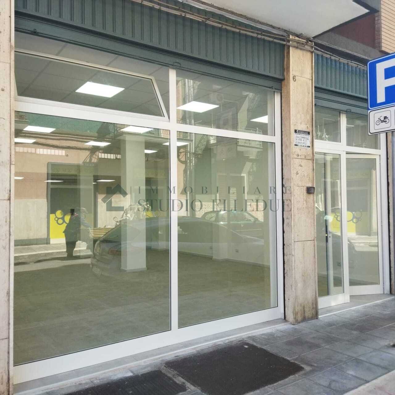 42f85afa-789b-4538-b01f-67e1c8de3910.jpg - Locale Commerciale Via Francesco Petrelli 6, Bari - foto 1