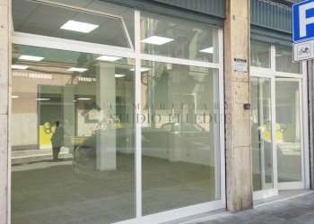 42f85afa-789b-4538-b01f-67e1c8de3910.jpg - Commercial Premises Via Francesco Petrelli 6, Bari - photo 1