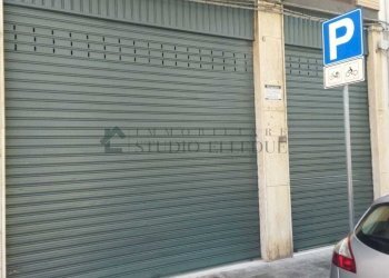 d0d6374c-22e7-47dd-b997-3ebbeb2c6965.jpg - Commercial Premises Via Francesco Petrelli 6, Bari - photo 2