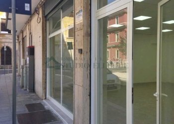 1b83946f-86d3-4662-a97c-f727b7e499d7.jpg - Commercial Premises Via Francesco Petrelli 6, Bari - photo 4