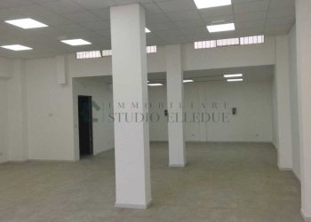 26e5f0a5-90af-46fd-b6cf-2f0956a0f20c.jpg - Commercial Premises Via Francesco Petrelli 6, Bari - photo 5