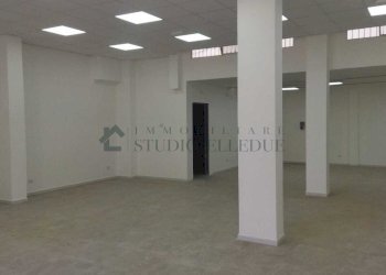 bc09853d-30db-4e74-9a75-5580fdc0ff9a.jpg - Commercial Premises Via Francesco Petrelli 6, Bari - photo 14