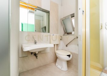 Bottega via P.Nicola 80 (18).jpg - Bilocale Via Principe Nicola 80, Catania - foto 17