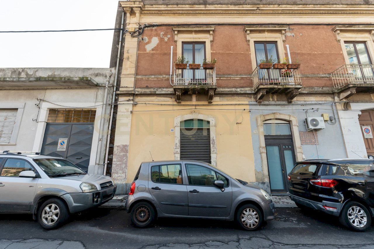 Bottega via P.Nicola 80 (2).jpg - Locale Commerciale Via Principe Nicola 80, Catania - foto 3