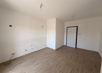 PHOTO-2026-03-30-12-17-18 9.jpg - Trilocale Via Pietro Nenni 6, Nettuno - foto 1