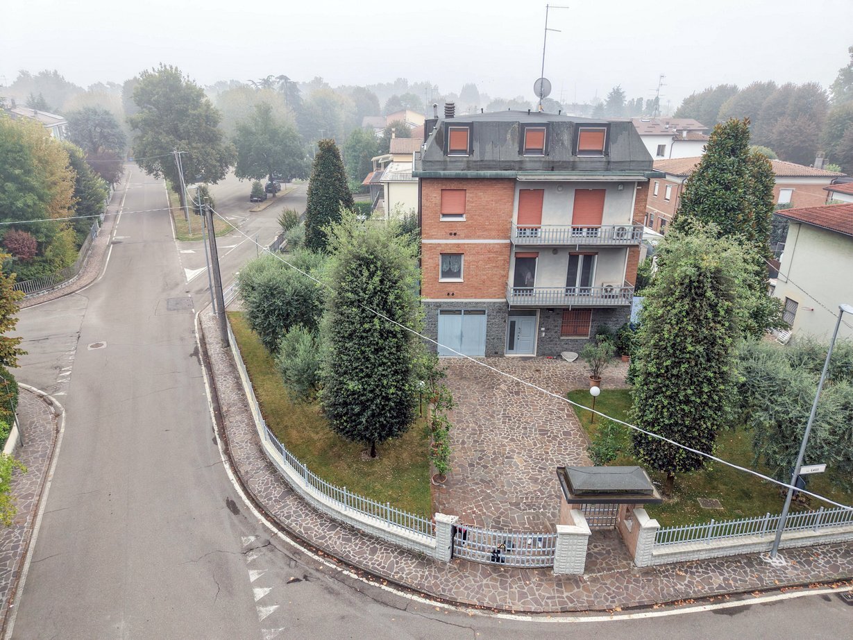 DJI_20250923100047_0028_D.jpg - Villa Trifamiliare Modena - foto 1