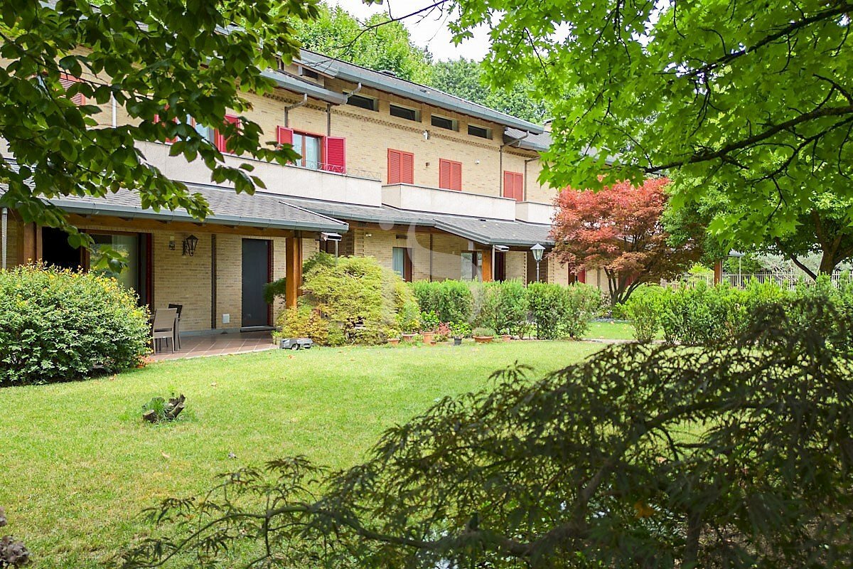 Villa con Giardino Vendita Agrate Brianza - Villa VIA CESARE BATTISTI, 52, Agrate Brianza - foto 1