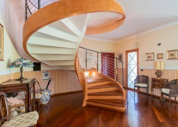 Villa con Giardino Vendita Agrate Brianza - Villa VIA CESARE BATTISTI, 52, Agrate Brianza - foto 3