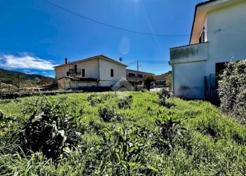 Portion of a house Via A. Divizia, Andora - photo 6