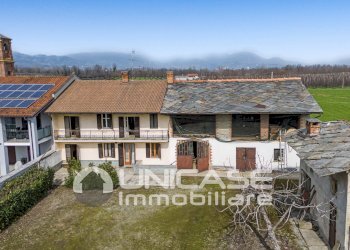 Facciata - Cascina via San Michele, 60, Campiglione Fenile - foto 1