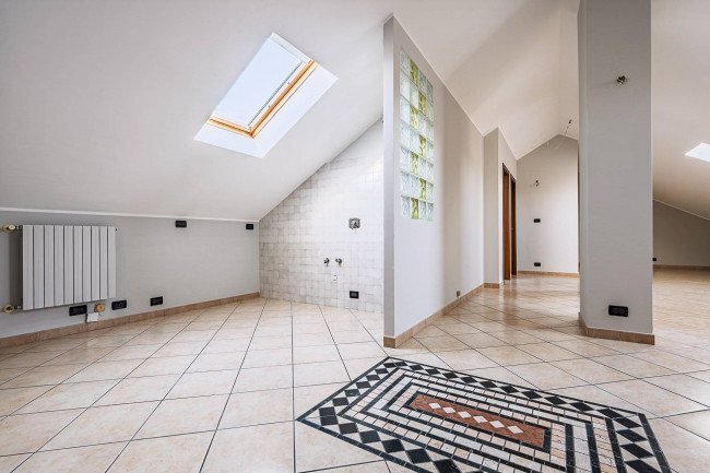 Trilocale Torino (zona Precollina) - foto 3