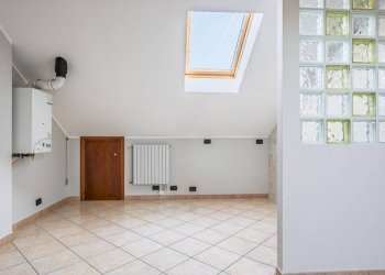 Trilocale Torino (zona Precollina) - foto 8