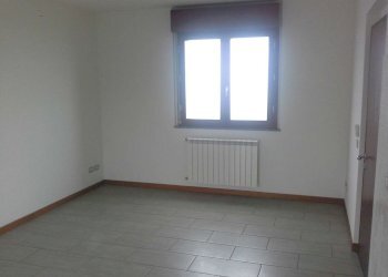 Two-room apartment Magenta - photo 1