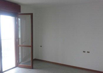 Two-room apartment Magenta - photo 3