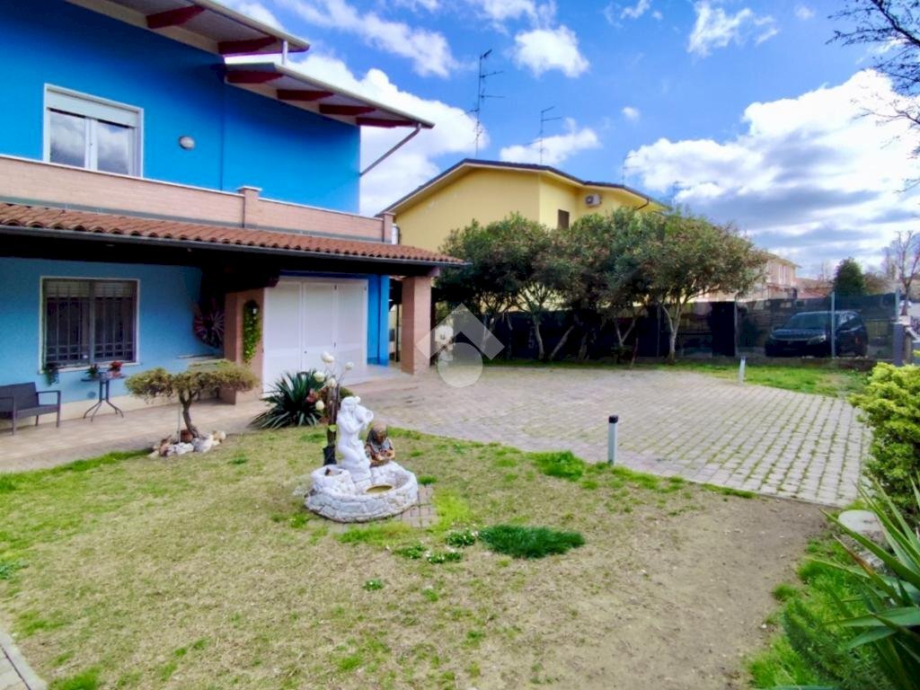 Casa indipendente Viale D. Cimarosa, Reggiolo - foto 2