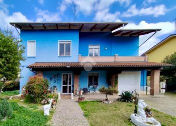 Casa indipendente Viale D. Cimarosa, Reggiolo - foto 1