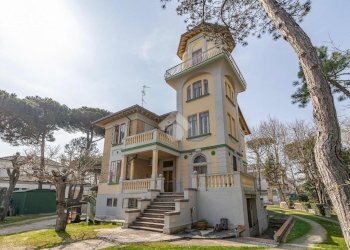 Villa Viale Cristoforo Colombo, Cervia - foto 1