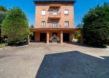 Villa Via Fratelli Cervi, Reggio nell'Emilia - photo 4