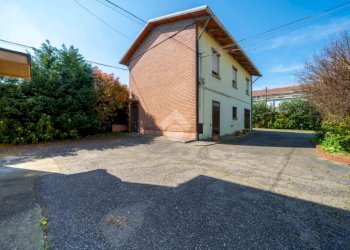 Villa Via Fratelli Cervi, Reggio nell'Emilia - photo 27