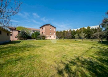 Villa Via Fratelli Cervi, Reggio nell'Emilia - photo 32