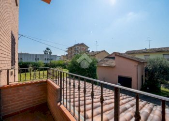 Villa Via Fratelli Cervi, Reggio nell'Emilia - photo 39