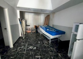 Shop Via Walter fillak, Genova (neighborhood Certosa) - photo 5