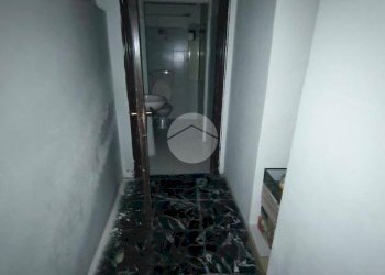 Shop Via Walter fillak, Genova (neighborhood Certosa) - photo 7