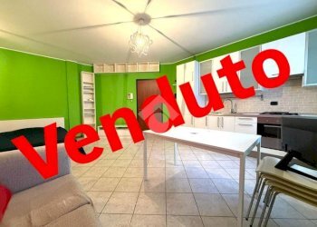 One-room apartment Via Flora, Legnano - photo 1