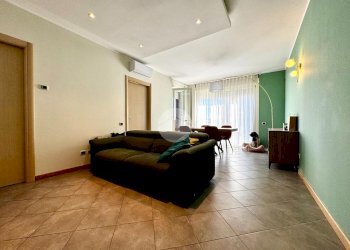 Three-room apartment via oriana fallaci, Peschiera Borromeo - photo 3