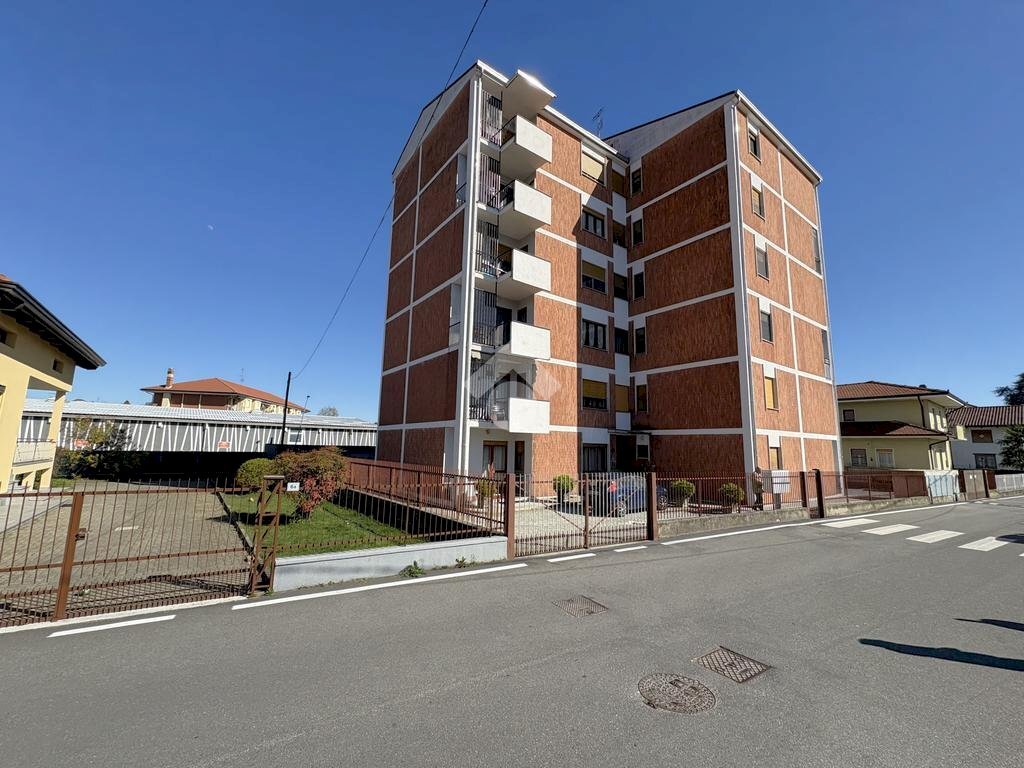 Four-room apartment via olivetti, Strambino - photo 1