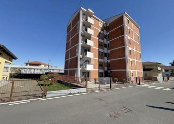 Four-room apartment via olivetti, Strambino - photo 1