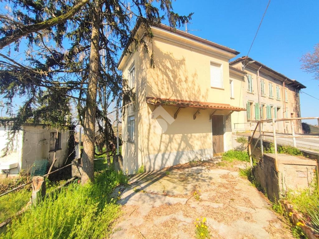 Casa indipendente Via Castello, Monleale - foto 1