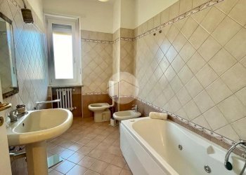 Three-room apartment Corso Laghi, Avigliana - photo 11