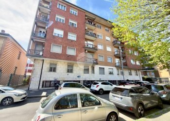 Two-room apartment Via Fiume, Corsico - photo 1