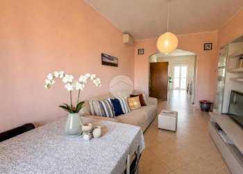 Two-room apartment Via Fiume, Corsico - photo 7