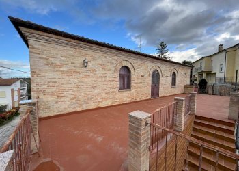 Foto 1 - Casa indipendente Piazza Mario Cifola
 
snc, Montottone - foto 1