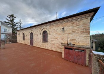 Foto 2 - Casa indipendente Piazza Mario Cifola
 
snc, Montottone - foto 2