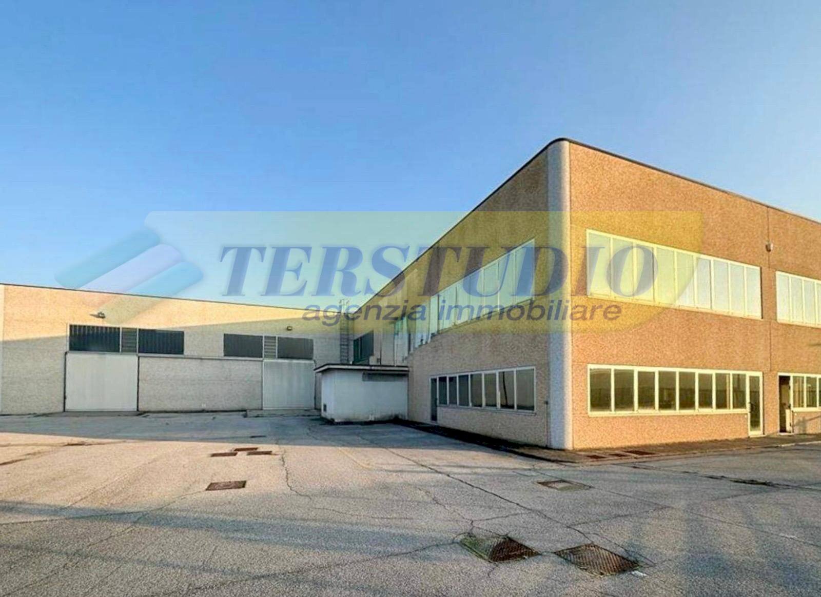 Foto 1 - Capannone Via Nullo
 
SN, Calusco d'Adda - foto 1