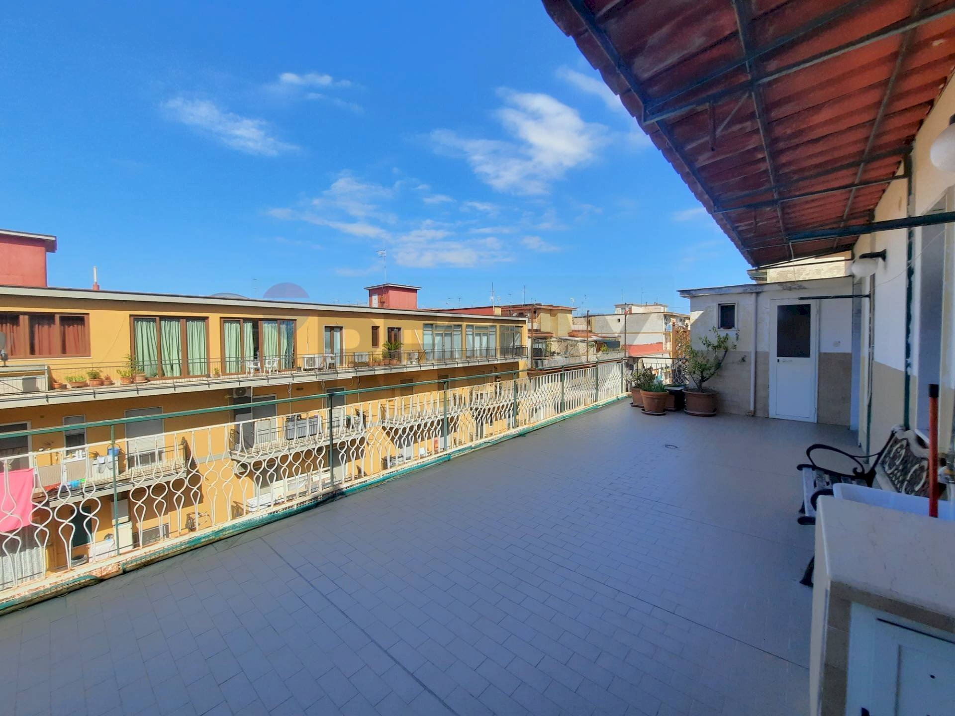 Terrazzo a livello - Attico Via Aniello Falcone
 
13, Casavatore - foto 1