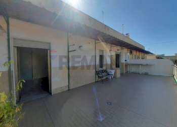 Terrazzo a livello - Attico Via Aniello Falcone
 
13, Casavatore - foto 3