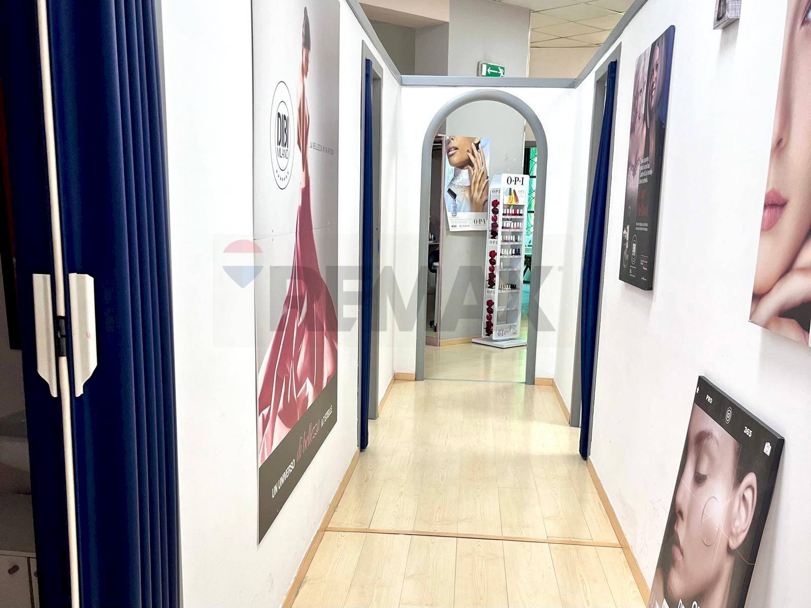 Hall / corridoio - Commercial Activity Via Benevento
193, Casalnuovo di Napoli - photo 3