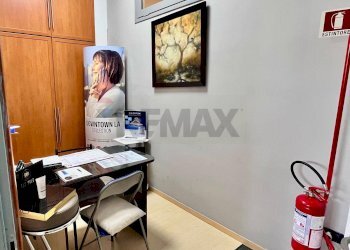 Ufficio - Commercial Activity Via Benevento
 
193, Casalnuovo di Napoli - photo 2