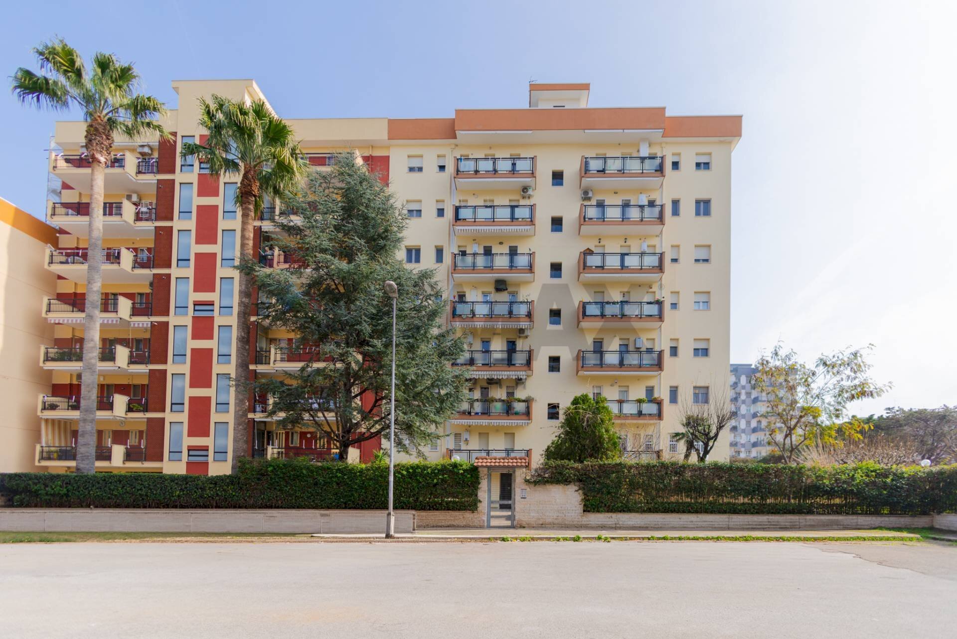 Edificio all\'aperto - Quadrilocale Via Tenente Francesco De Liguori
 
17, Bari - foto 1