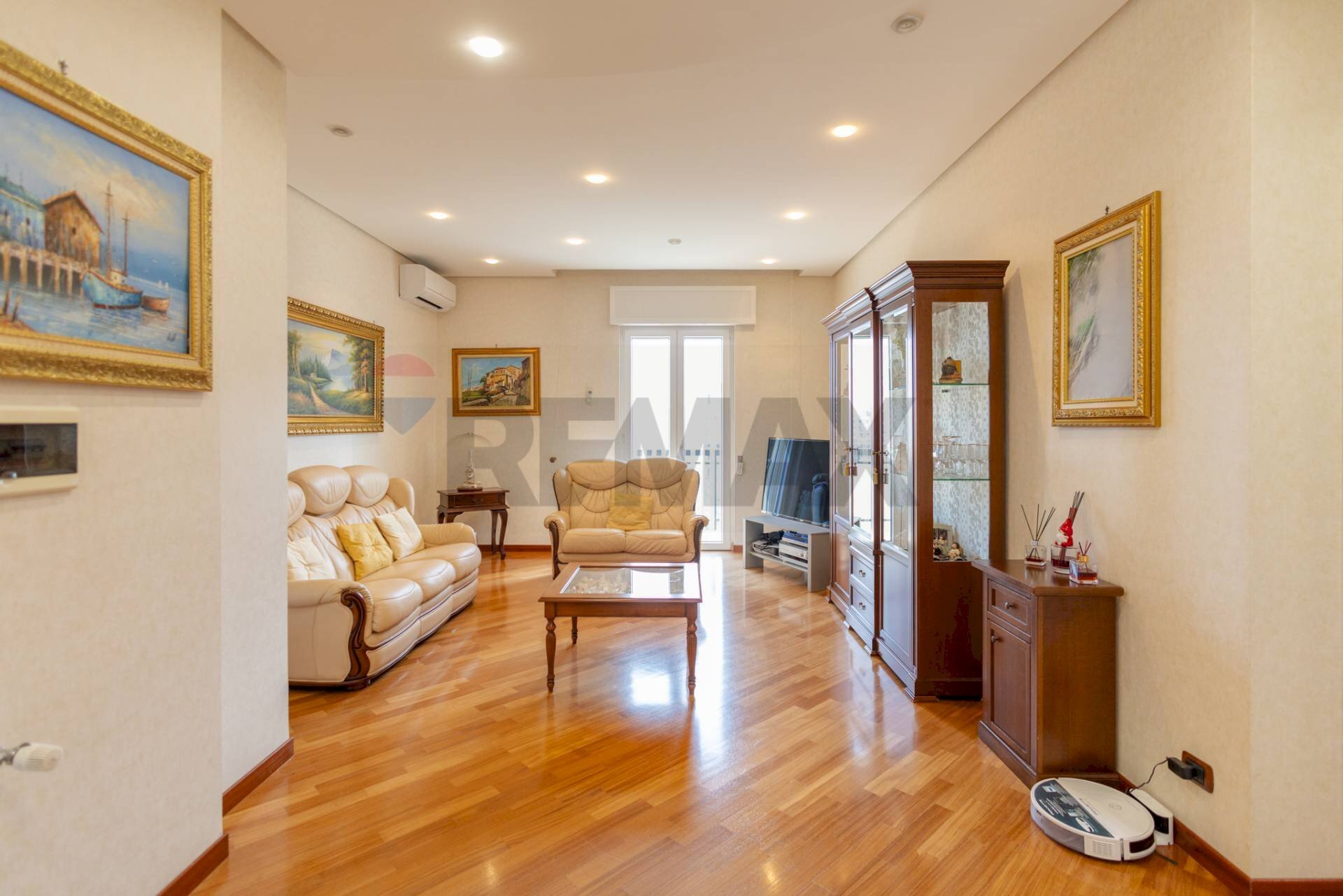 Soggiorno - Quadrilocale Via Tenente Francesco De Liguori
 
17, Bari - foto 1