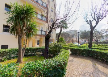 Edificio all\'aperto - Quadrilocale Via Tenente Francesco De Liguori
 
17, Bari - foto 3